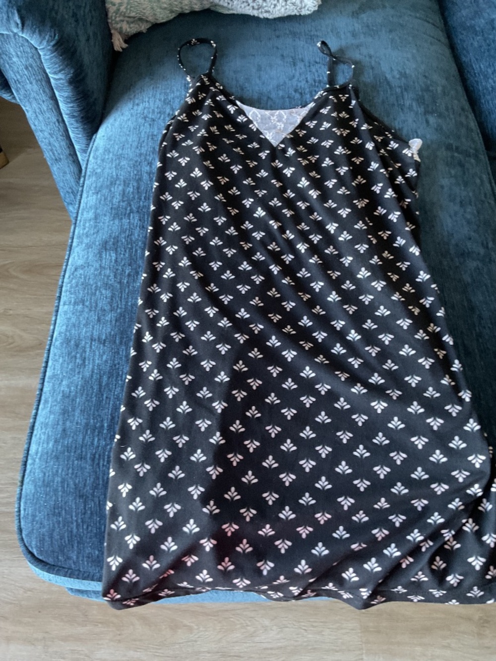 La Vie En Rose Black & Beige Lace Nightie